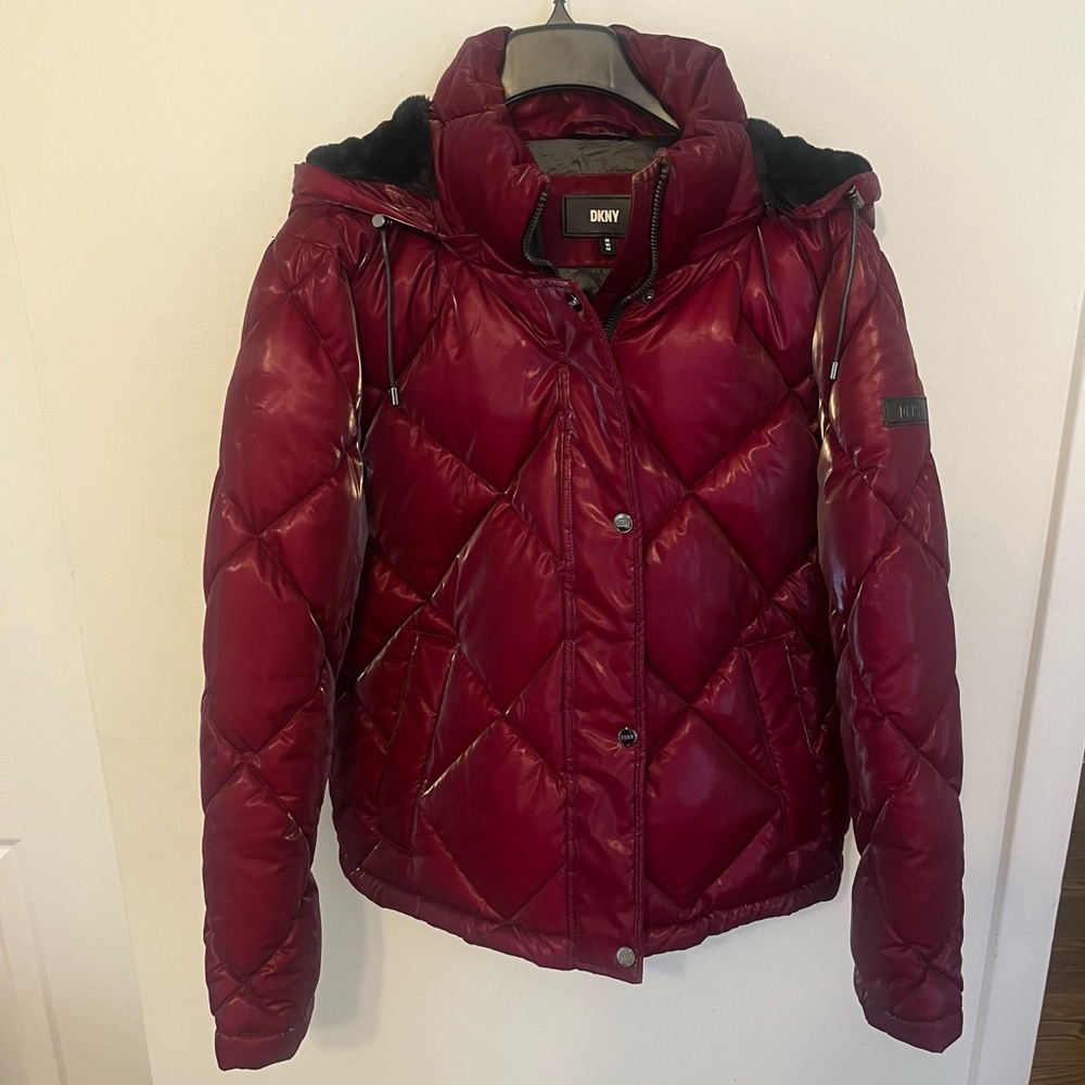 DKNY Women's diamond quilted hooded puffer coat